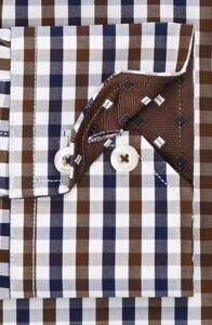 Ternet bomuldsskjorte i hvid og brun